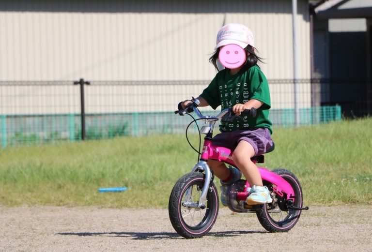 自転車 で 行く 英語